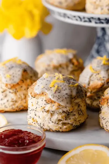 Ridiculously Easy Lemon Poppy Seed Scones