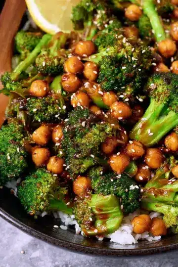 Garlic Broccoli Stir Fry With Chickpeas