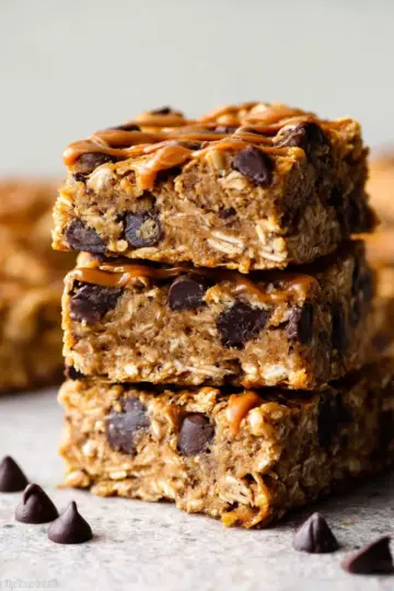 Peanut Butter Banana Chocolate Chip Oatmeal Bars
