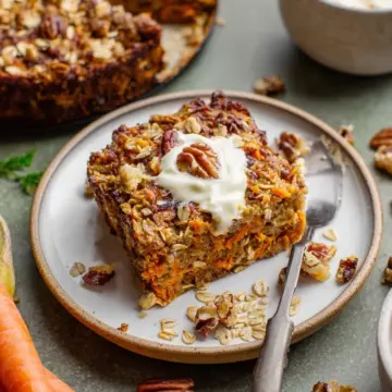 Carrot Cake Baked Oatmeal (Healthy, Easy & Perfect for Meal Prep!)