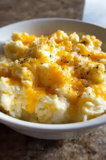 Ultimate Creamy Crockpot Cheesy Potatoes (Easy 5-Ingredient Version)